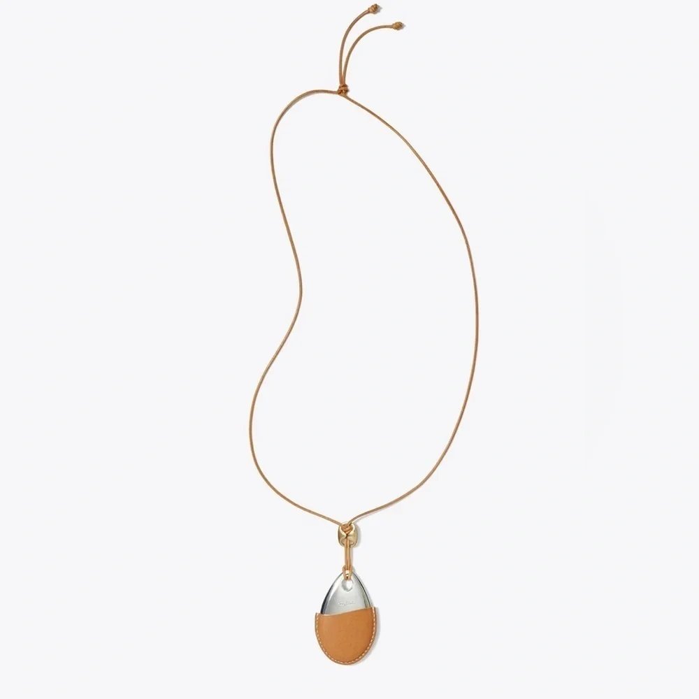 Tory Burch Runway LEATHER PENDANT NECKLACE 228$